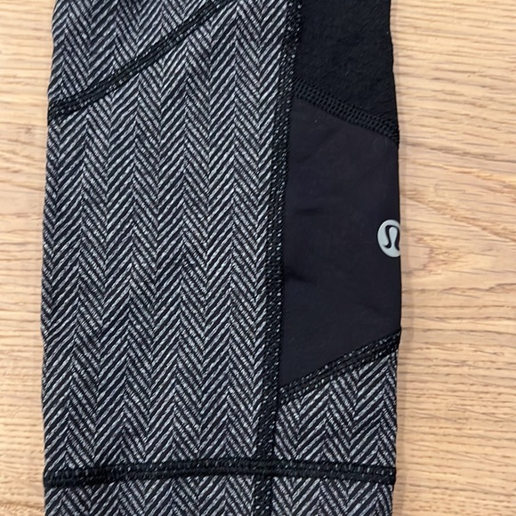 Lululemon Cropped Leggings - Picture 2 of 3